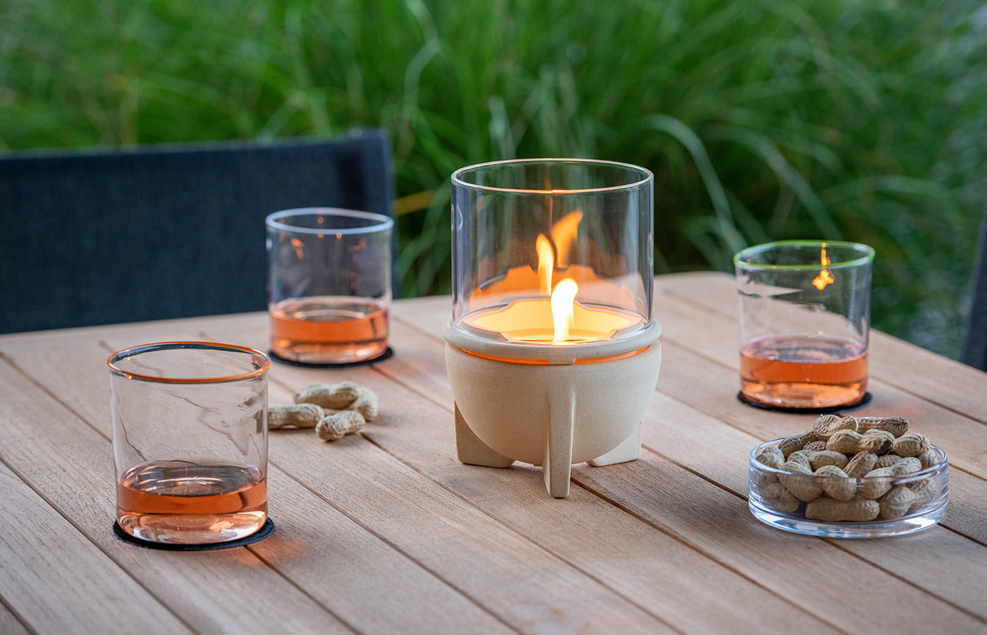Schmelzfeuer Indoor Cera Natur mit Windglas von Denk Keramik