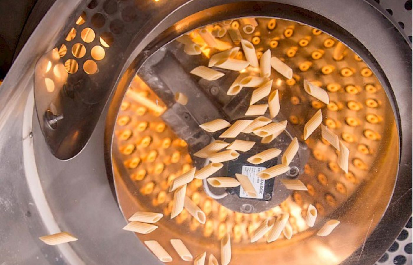 Bild der Herstellung von Penne al bronzo
