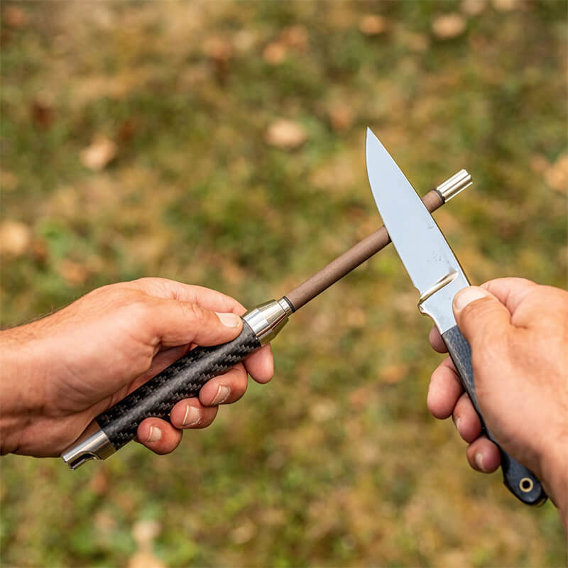 XADR One - handlicher Messerschleifer mit Keramik Ø 20 mm, Griff Carbon matt