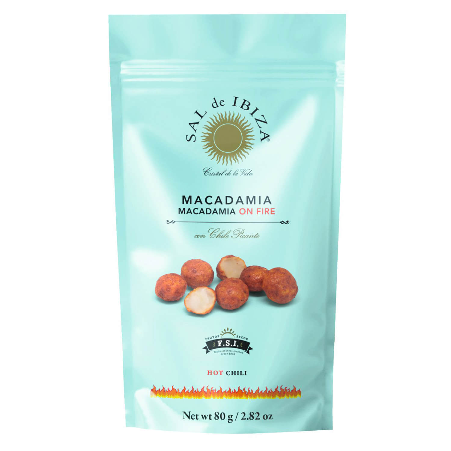 Hellblaue Tüte der Sal de Ibiza GmbH Macadamia on Fire - Macadamianüsse mit Chili, 80 g, mit Chili- und Hot-Chili-Symbolen.