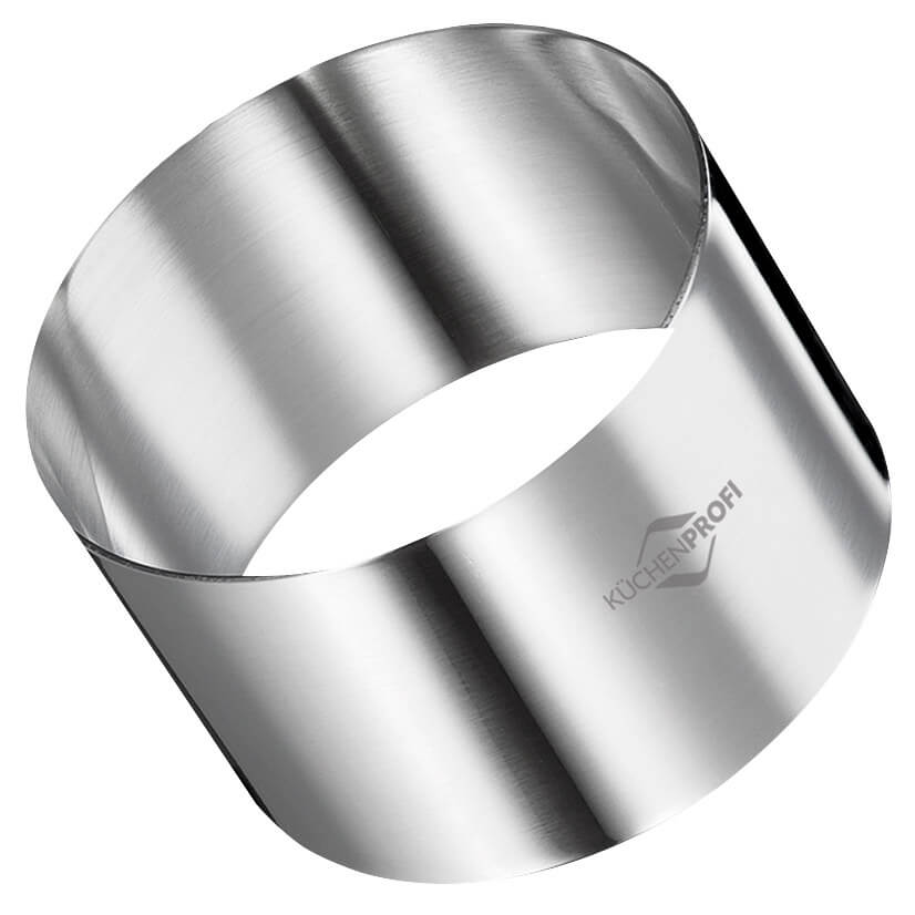 Der Küchenprofi Dessert- und Speisenring aus Edelstahl (Höhe 5 cm, Ø 8 cm) ist eine polierte Ringform aus Edelstahl, die schräg auf weißem Grund abgebildet ist.
